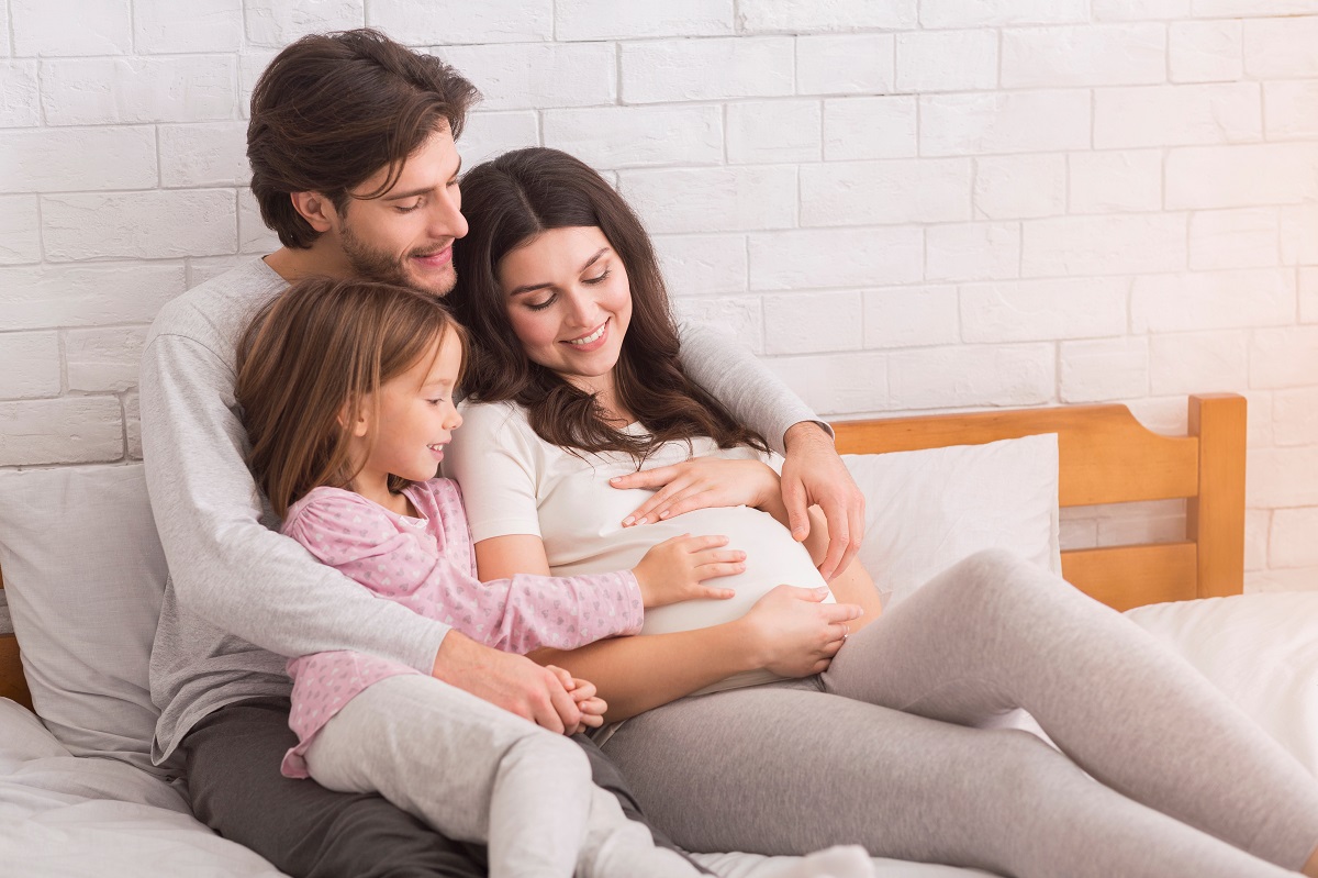 When do you start to show in a second pregnancy